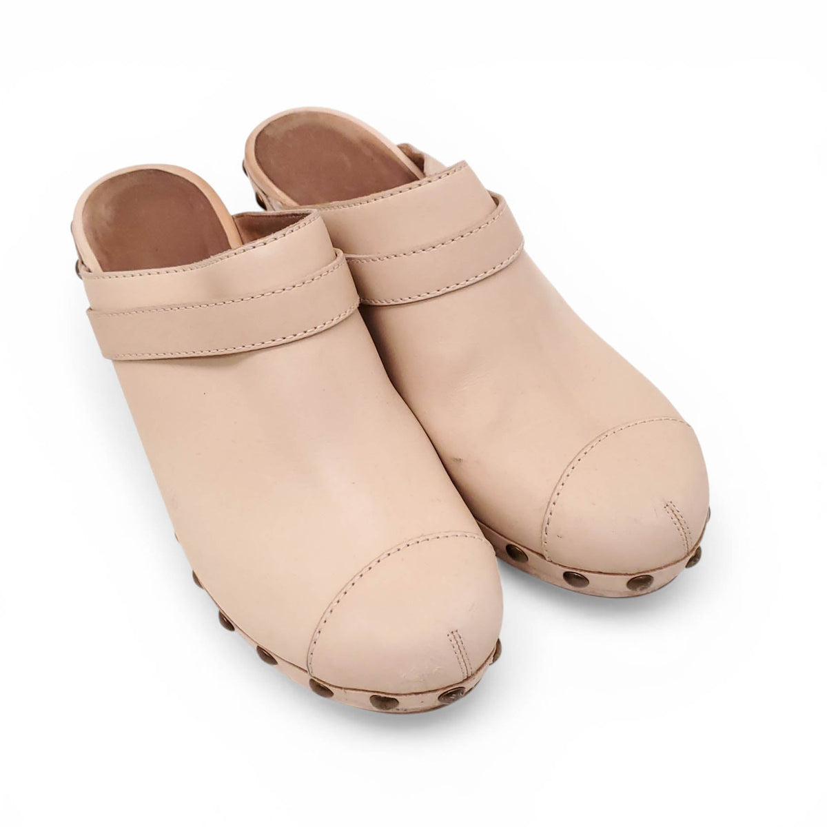 CHANEL VINTAGE NUDE LEATHER STUDDED CLOGS WITH LOGO - SIZE 41