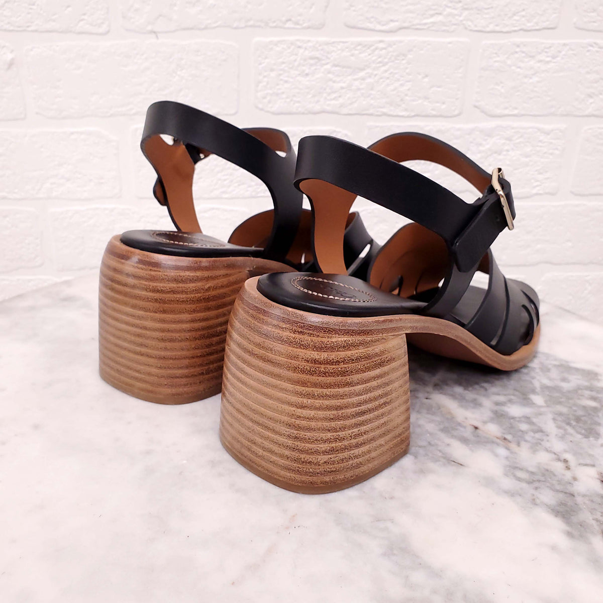 CHLOÉ BLACK LEATHER WOOD HEELS - SIZE 39.5