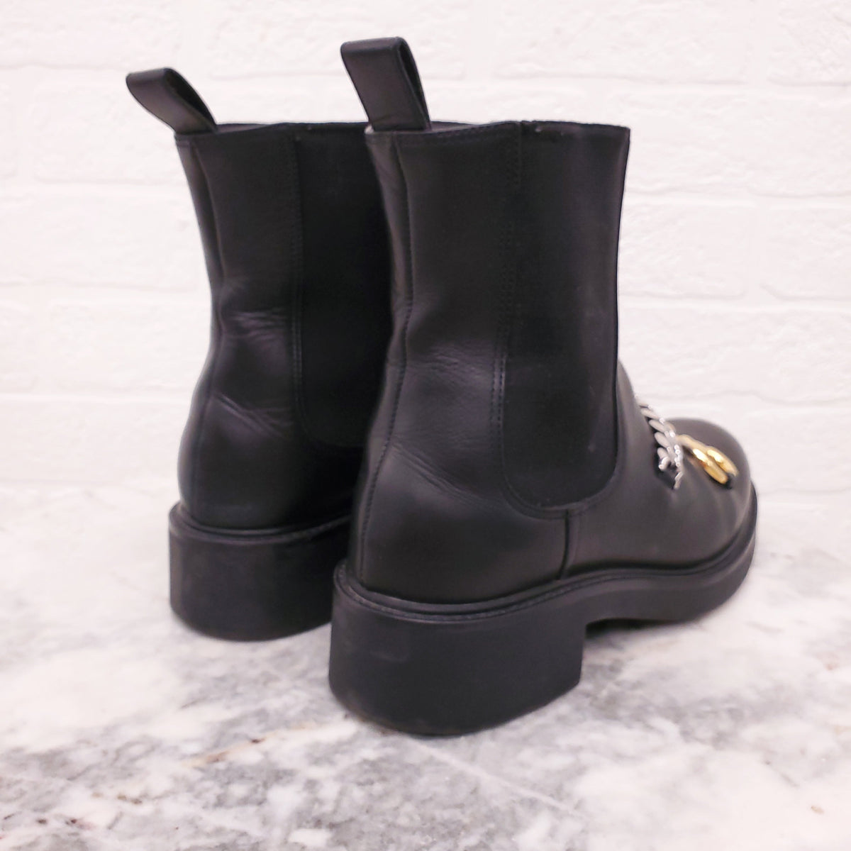 GUCCI BLACK BOOTS WITH HORSEBIT AND CHAIN DETAIL - SIZE 38